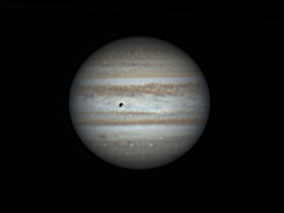 Io and its shadow (20090815)
