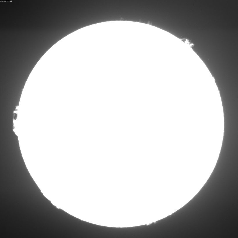 2014 Oct 19 Sun - AR12192 becomes naked-eye