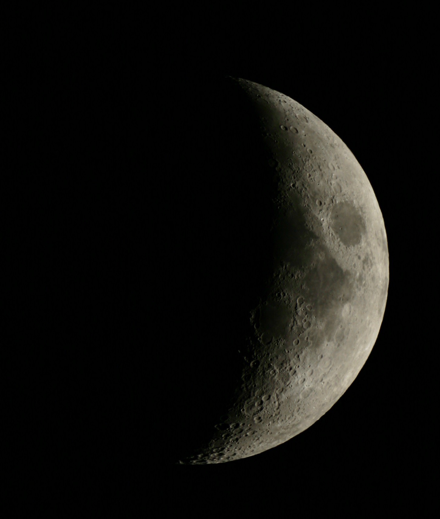 2014/01/04 HKT: 20h35m, Moon